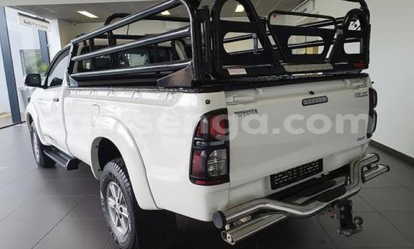 Nunua Ilio tumika Toyota Hilux White Gari ndani ya Mbabane nchini Manzini Nunua Ilio tumika Toyota Hilux White Gari ndani ya Mbabane nchini Manzini