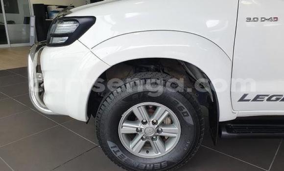 Nunua Ilio tumika Toyota Hilux White Gari ndani ya Mbabane nchini Manzini Nunua Ilio tumika Toyota Hilux White Gari ndani ya Mbabane nchini Manzini