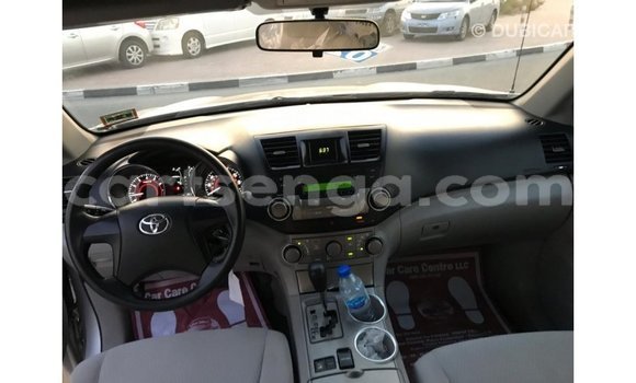 Buy Import Toyota Highlander Other Car in Import - Dubai in Hhohho Buy Import Toyota Highlander Other Car in Import - Dubai in Hhohho