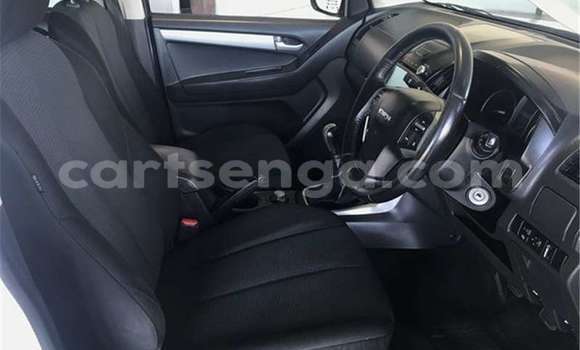 Buy Used Isuzu KB White Car in Bhunya in Manzini Buy Used Isuzu KB White Car in Bhunya in Manzini