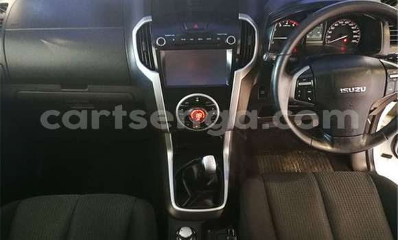 Buy Used Isuzu KB White Car in Bhunya in Manzini Buy Used Isuzu KB White Car in Bhunya in Manzini