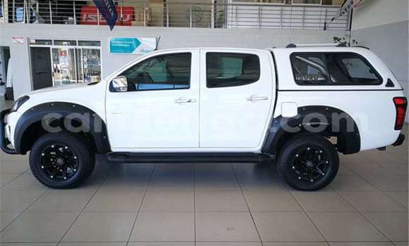 Buy Used Isuzu KB White Car in Bhunya in Manzini Buy Used Isuzu KB White Car in Bhunya in Manzini