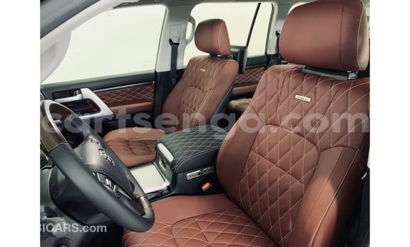 Buy Import Toyota Land Cruiser Black Car in Import - Dubai in Hhohho Buy Import Toyota Land Cruiser Black Car in Import - Dubai in Hhohho