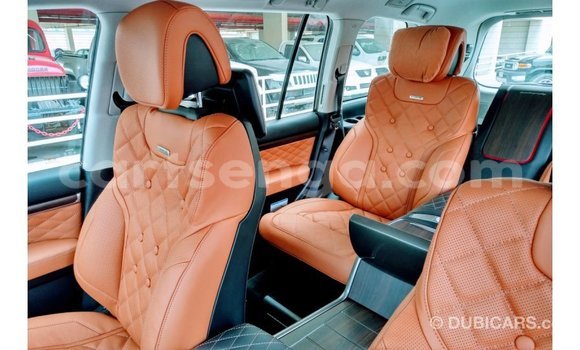 Nunua Imported Toyota Land Cruiser Black Gari ndani ya Import - Dubai nchini Hhohho Nunua Imported Toyota Land Cruiser Black Gari ndani ya Import - Dubai nchini Hhohho