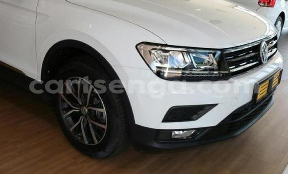 Nunua Ilio tumika Volkswagen Tiguan White Gari ndani ya Ezulwini nchini Hhohho Nunua Ilio tumika Volkswagen Tiguan White Gari ndani ya Ezulwini nchini Hhohho