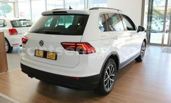 Nunua Ilio tumika Volkswagen Tiguan White Gari ndani ya Ezulwini nchini Hhohho Nunua Ilio tumika Volkswagen Tiguan White Gari ndani ya Ezulwini nchini Hhohho