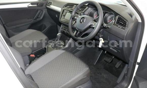 Nunua Ilio tumika Volkswagen Tiguan White Gari ndani ya Ezulwini nchini Hhohho Nunua Ilio tumika Volkswagen Tiguan White Gari ndani ya Ezulwini nchini Hhohho