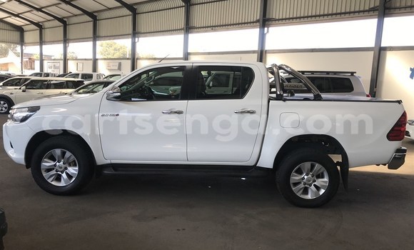 Buy Used Toyota Hilux White Car in Mbabane in Manzini Buy Used Toyota Hilux White Car in Mbabane in Manzini