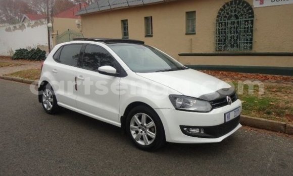 Nunua Ilio tumika Volkswagen Polo White Gari ndani ya Bulembu nchini Hhohho Nunua Ilio tumika Volkswagen Polo White Gari ndani ya Bulembu nchini Hhohho