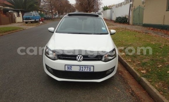 Nunua Ilio tumika Volkswagen Polo White Gari ndani ya Bulembu nchini Hhohho Nunua Ilio tumika Volkswagen Polo White Gari ndani ya Bulembu nchini Hhohho