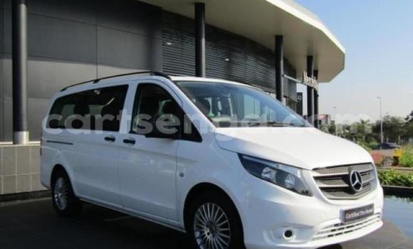 Buy Used Mercedes Viano White Car in Big Bend in Lubombo