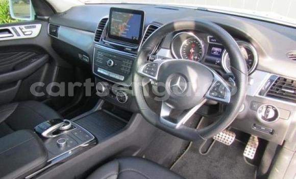 Acheter Occasion Voiture Mercedes‒Benz ML–Class Blanc à Big Bend, Lubombo Acheter Occasion Voiture Mercedes‒Benz ML–Class Blanc à Big Bend, Lubombo