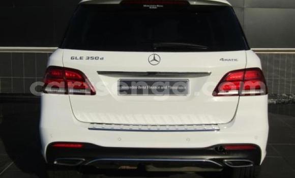 Acheter Occasion Voiture Mercedes‒Benz ML–Class Blanc à Big Bend, Lubombo Acheter Occasion Voiture Mercedes‒Benz ML–Class Blanc à Big Bend, Lubombo