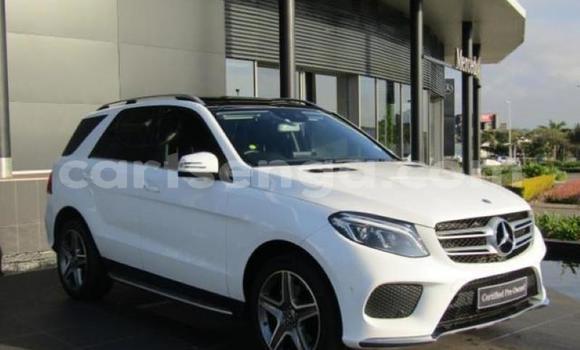 Acheter Occasion Voiture Mercedes‒Benz ML–Class Blanc à Big Bend, Lubombo Acheter Occasion Voiture Mercedes‒Benz ML–Class Blanc à Big Bend, Lubombo