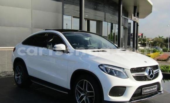 Acheter Occasion Voiture Mercedes‒Benz C-klasse AMG Blanc à Big Bend, Lubombo Acheter Occasion Voiture Mercedes‒Benz C-klasse AMG Blanc à Big Bend, Lubombo