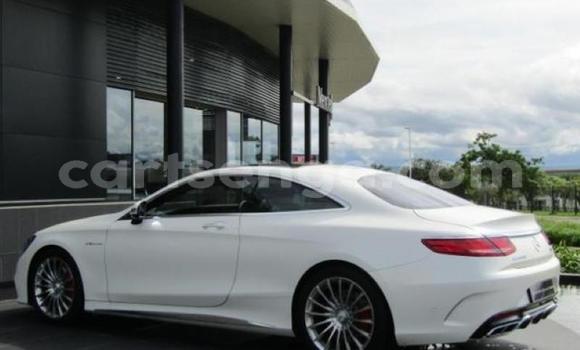 Acheter Occasion Voiture Mercedes‒Benz E-klasse AMG Blanc à Big Bend, Lubombo Acheter Occasion Voiture Mercedes‒Benz E-klasse AMG Blanc à Big Bend, Lubombo
