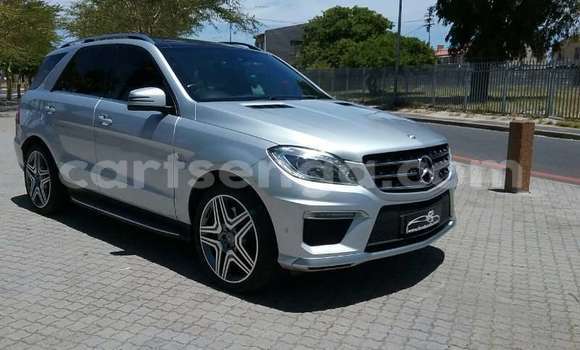 Nunua Ilio tumika Mercedes‒Benz ML–Class Silver Gari ndani ya Ezulwini nchini Hhohho Nunua Ilio tumika Mercedes‒Benz ML–Class Silver Gari ndani ya Ezulwini nchini Hhohho