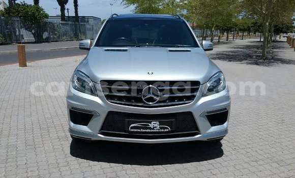 Nunua Ilio tumika Mercedes‒Benz ML–Class Silver Gari ndani ya Ezulwini nchini Hhohho Nunua Ilio tumika Mercedes‒Benz ML–Class Silver Gari ndani ya Ezulwini nchini Hhohho