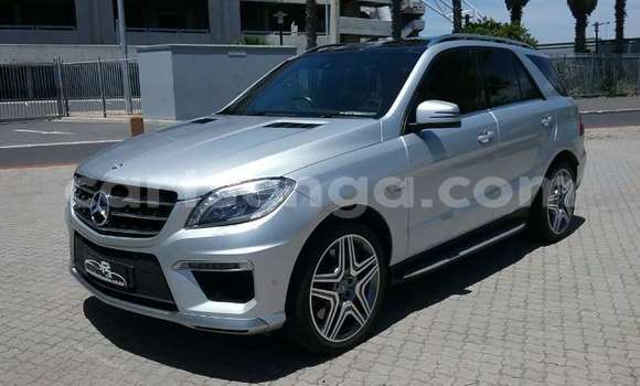 Nunua Ilio tumika Mercedes‒Benz ML–Class Silver Gari ndani ya Ezulwini nchini Hhohho Nunua Ilio tumika Mercedes‒Benz ML–Class Silver Gari ndani ya Ezulwini nchini Hhohho