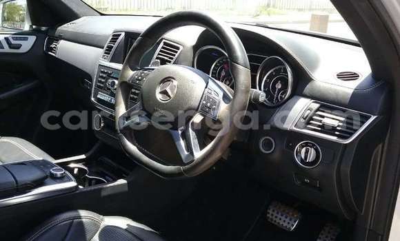 Nunua Ilio tumika Mercedes‒Benz ML–Class Silver Gari ndani ya Ezulwini nchini Hhohho Nunua Ilio tumika Mercedes‒Benz ML–Class Silver Gari ndani ya Ezulwini nchini Hhohho