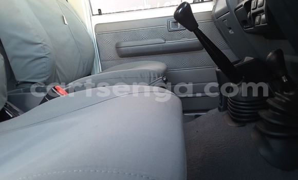 Buy Used Toyota Land Cruiser Silver Car in Big Bend in Lubombo Buy Used Toyota Land Cruiser Silver Car in Big Bend in Lubombo