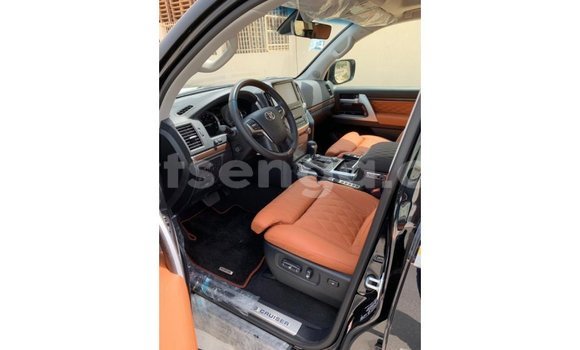 Nunua Imported Toyota Land Cruiser Black Gari ndani ya Import - Dubai nchini Hhohho Nunua Imported Toyota Land Cruiser Black Gari ndani ya Import - Dubai nchini Hhohho