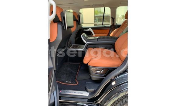 Nunua Imported Toyota Land Cruiser Black Gari ndani ya Import - Dubai nchini Hhohho Nunua Imported Toyota Land Cruiser Black Gari ndani ya Import - Dubai nchini Hhohho