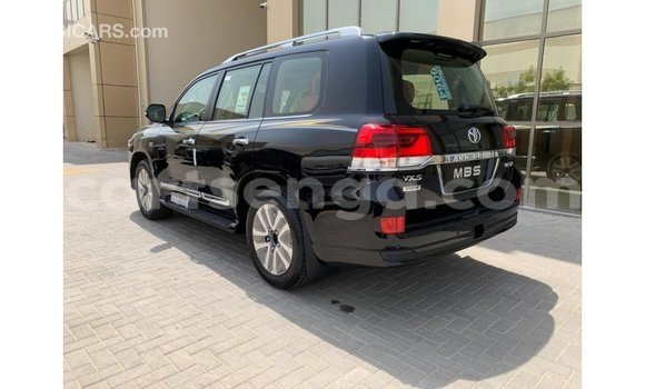 Nunua Imported Toyota Land Cruiser Black Gari ndani ya Import - Dubai nchini Hhohho Nunua Imported Toyota Land Cruiser Black Gari ndani ya Import - Dubai nchini Hhohho