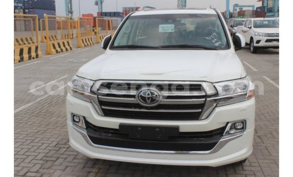 Buy Import Toyota Land Cruiser White Car in Import - Dubai in Hhohho Buy Import Toyota Land Cruiser White Car in Import - Dubai in Hhohho