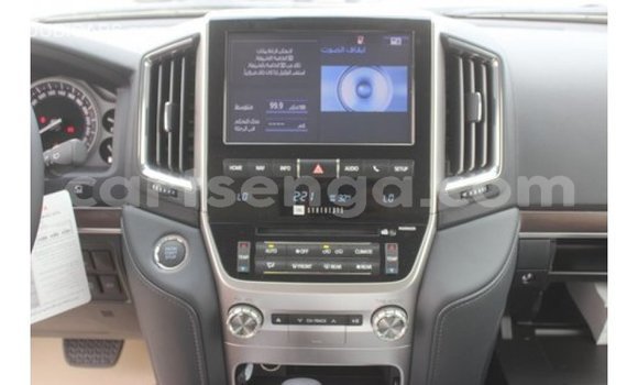 Buy Import Toyota Land Cruiser White Car in Import - Dubai in Hhohho Buy Import Toyota Land Cruiser White Car in Import - Dubai in Hhohho