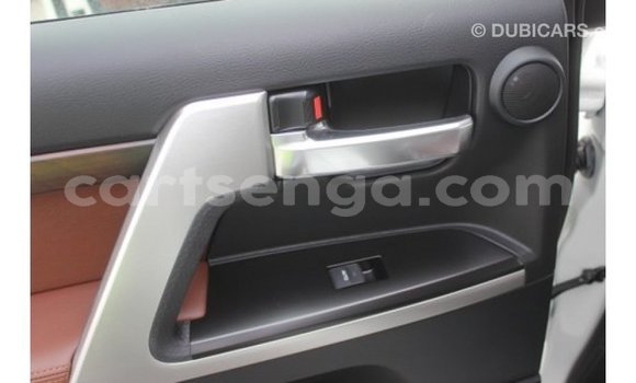 Buy Import Toyota Land Cruiser White Car in Import - Dubai in Hhohho Buy Import Toyota Land Cruiser White Car in Import - Dubai in Hhohho