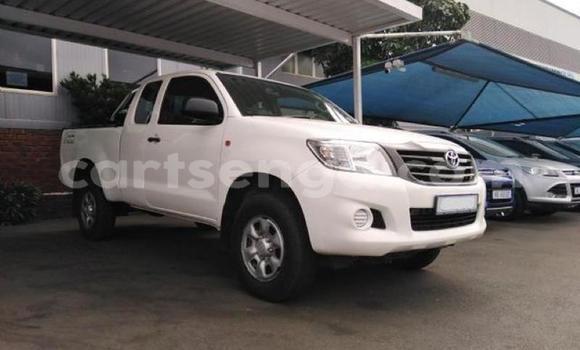 Nunua Ilio tumika Toyota Hilux White Gari ndani ya Manzini nchini Manzini Nunua Ilio tumika Toyota Hilux White Gari ndani ya Manzini nchini Manzini