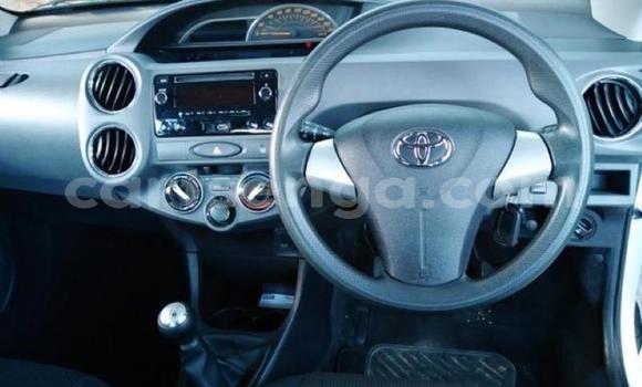 Nunua Ilio tumika Toyota Etios White Gari ndani ya Manzini nchini Manzini Nunua Ilio tumika Toyota Etios White Gari ndani ya Manzini nchini Manzini
