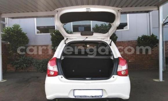 Nunua Ilio tumika Toyota Etios White Gari ndani ya Manzini nchini Manzini Nunua Ilio tumika Toyota Etios White Gari ndani ya Manzini nchini Manzini