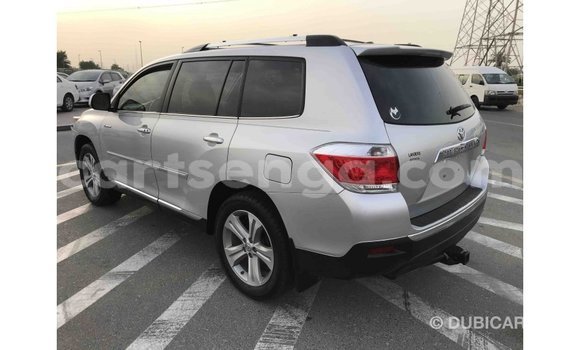 Buy Import Toyota Highlander Other Car in Import - Dubai in Hhohho Buy Import Toyota Highlander Other Car in Import - Dubai in Hhohho