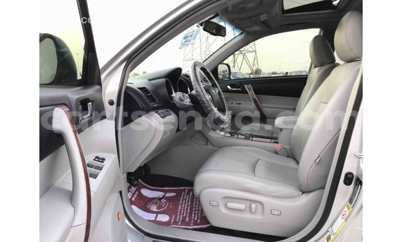 Buy Import Toyota Highlander Other Car in Import - Dubai in Hhohho Buy Import Toyota Highlander Other Car in Import - Dubai in Hhohho