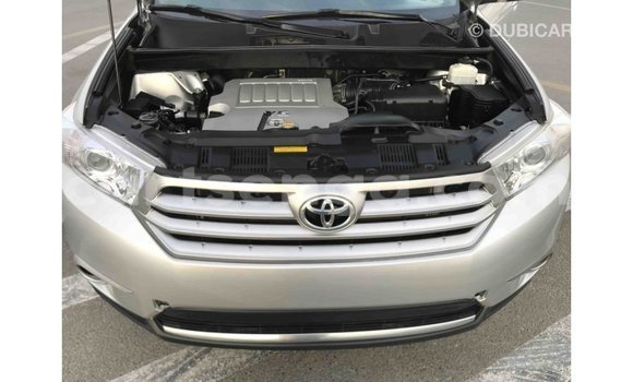 Buy Import Toyota Highlander Other Car in Import - Dubai in Hhohho Buy Import Toyota Highlander Other Car in Import - Dubai in Hhohho