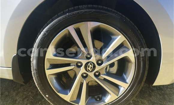 Acheter Occasion Voiture Hyundai Elantra Gris à Ezulwini, Hhohho Acheter Occasion Voiture Hyundai Elantra Gris à Ezulwini, Hhohho