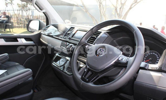 Nunua Ilio tumika Volkswagen Caravelle Silver Gari ndani ya Ezulwini nchini Hhohho Nunua Ilio tumika Volkswagen Caravelle Silver Gari ndani ya Ezulwini nchini Hhohho