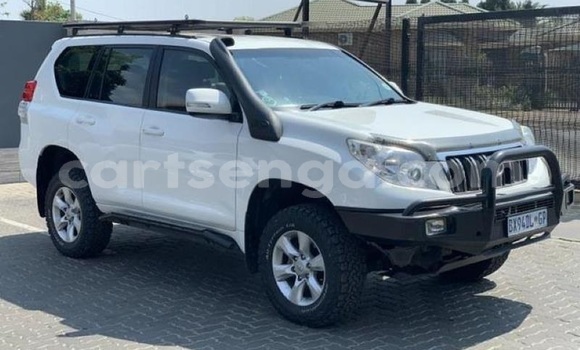 Nunua Ilio tumika Toyota Land Cruiser Prado White Gari ndani ya Mbabane nchini Manzini Nunua Ilio tumika Toyota Land Cruiser Prado White Gari ndani ya Mbabane nchini Manzini