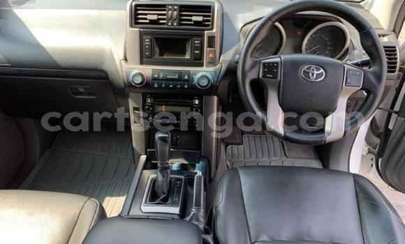 Nunua Ilio tumika Toyota Land Cruiser Prado White Gari ndani ya Mbabane nchini Manzini Nunua Ilio tumika Toyota Land Cruiser Prado White Gari ndani ya Mbabane nchini Manzini