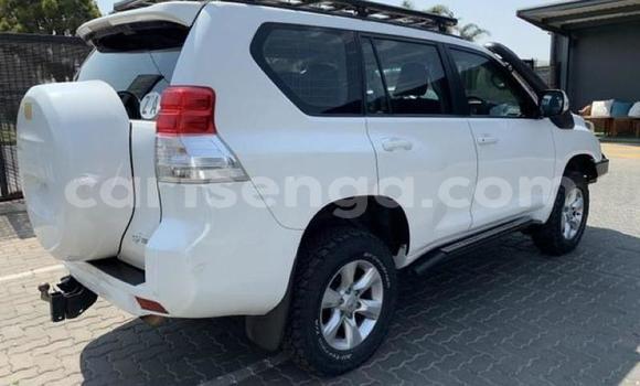 Nunua Ilio tumika Toyota Land Cruiser Prado White Gari ndani ya Mbabane nchini Manzini Nunua Ilio tumika Toyota Land Cruiser Prado White Gari ndani ya Mbabane nchini Manzini