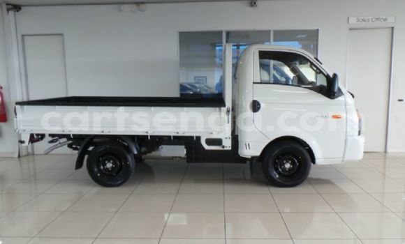 Nunua Ilio tumika Hyundai H1 White Gari ndani ya Hlatikulu nchini Wilaya ya Shiselweni Nunua Ilio tumika Hyundai H1 White Gari ndani ya Hlatikulu nchini Wilaya ya Shiselweni