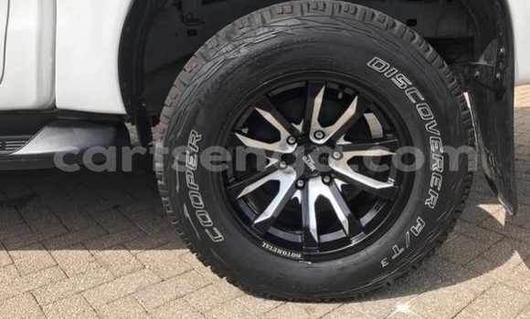 Acheter Occasion Voiture Toyota Hilux Blanc à Ezulwini, Hhohho Acheter Occasion Voiture Toyota Hilux Blanc à Ezulwini, Hhohho