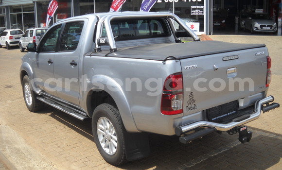 Nunua Ilio tumika Toyota Hilux Silver Gari ndani ya Ezulwini nchini Hhohho Nunua Ilio tumika Toyota Hilux Silver Gari ndani ya Ezulwini nchini Hhohho