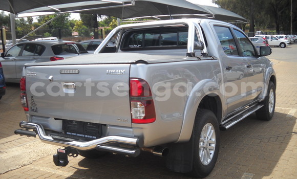 Nunua Ilio tumika Toyota Hilux Silver Gari ndani ya Ezulwini nchini Hhohho Nunua Ilio tumika Toyota Hilux Silver Gari ndani ya Ezulwini nchini Hhohho