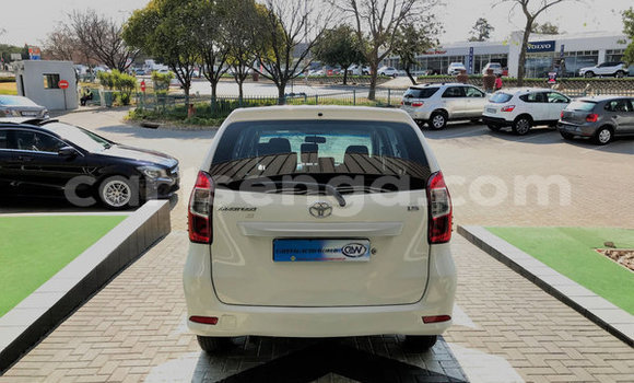 Acheter Occasion Voiture Toyota Avanza Blanc à Hlatikulu, Shiselweni District Acheter Occasion Voiture Toyota Avanza Blanc à Hlatikulu, Shiselweni District