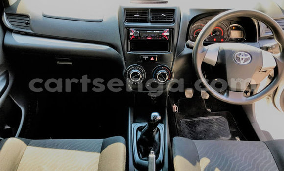Acheter Occasion Voiture Toyota Avanza Blanc à Hlatikulu, Shiselweni District Acheter Occasion Voiture Toyota Avanza Blanc à Hlatikulu, Shiselweni District