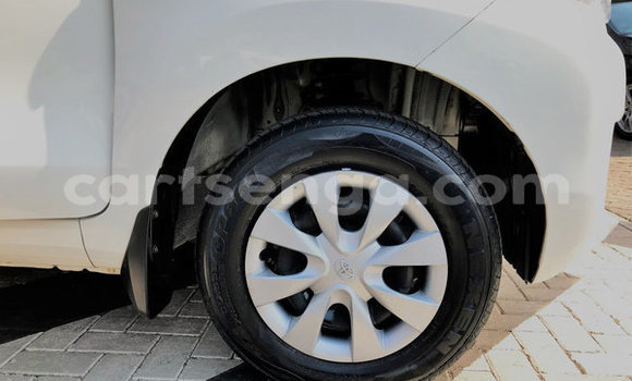 Acheter Occasion Voiture Toyota Avanza Blanc à Hlatikulu, Shiselweni District Acheter Occasion Voiture Toyota Avanza Blanc à Hlatikulu, Shiselweni District