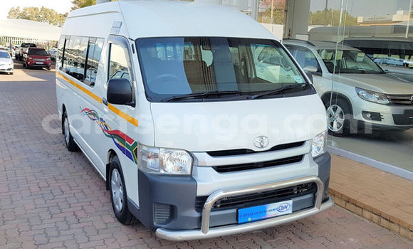 Nunua Ilio tumika Toyota Hiace White Gari ndani ya Ezulwini nchini Hhohho Nunua Ilio tumika Toyota Hiace White Gari ndani ya Ezulwini nchini Hhohho